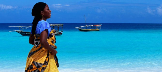 sursa: http://www.happytouring.com/wp-content/uploads/2011/11/Woman-in-kanga-Zanzibar.jpg