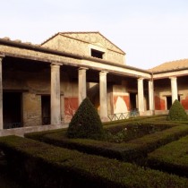 curte interioara a unei resedinte (3) (Small)
