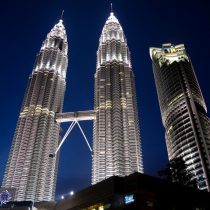 Petronas noaptea