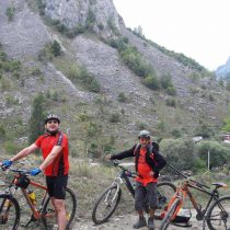 cu bicicleta in cheile rimetului