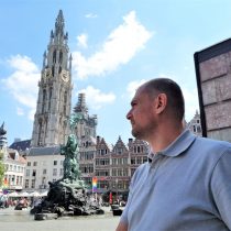 in piata centrala din antwerpen