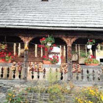 casa traditionala maramureseana