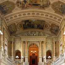 burgtheater-innen-feststiege-klimt-gemaelde-19to1