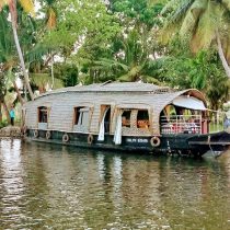 house boat Alapputza