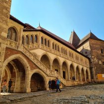 interior castelul corvinilor
